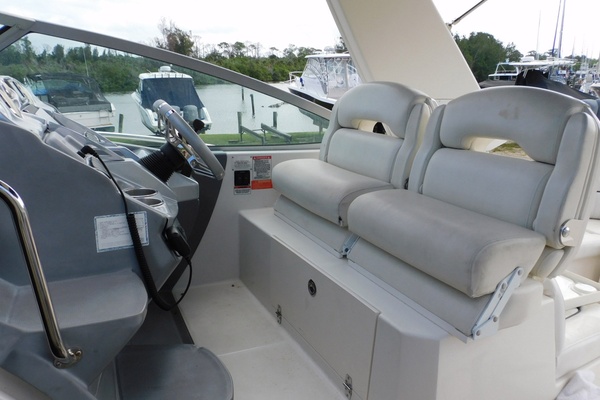 33ft Monterey Yacht For Sale