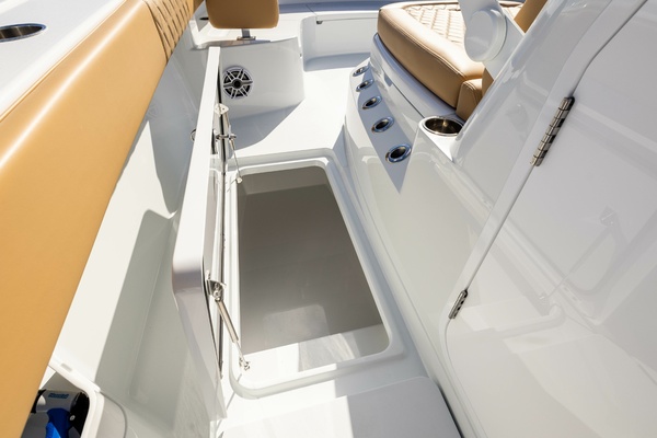 Scaled Back 32ft Freeman Yacht For Sale
