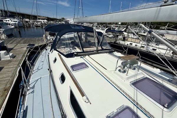 52ft Jeanneau Yacht For Sale