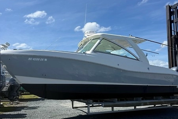 32-ft-World Cat-2019-320 DC-Reel Calling Wanchese North Carolina United States  yacht for sale