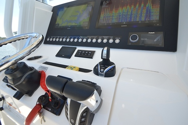 28ft Regulator Yacht For Sale