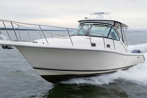 2005 Pursuit 3370 Offshore