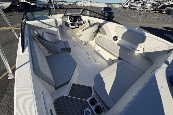 23ft Sea Ray Yacht For Sale
