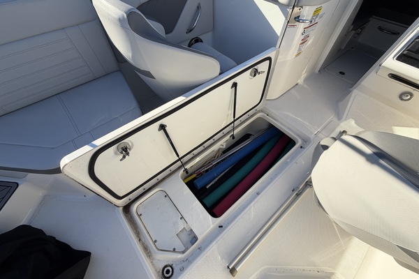 23ft Sea Ray Yacht For Sale