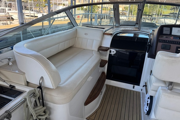 WILDER TIMES 37ft Cobalt Yacht For Sale