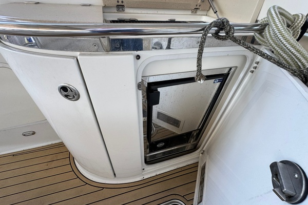 WILDER TIMES 37ft Cobalt Yacht For Sale