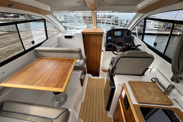 24ft Cutwater Yacht For Sale