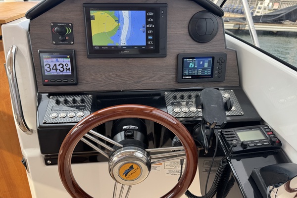24ft Cutwater Yacht For Sale