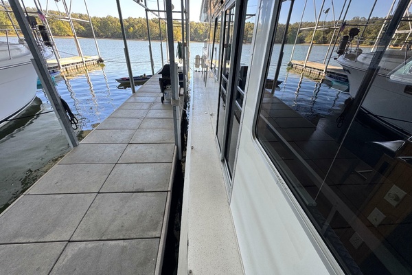 ANCHOR MANAGEMENT 44ft Gibson Yacht For Sale