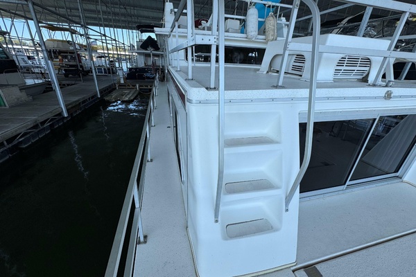 ANCHOR MANAGEMENT 44ft Gibson Yacht For Sale