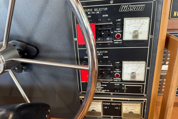 ANCHOR MANAGEMENT 44ft Gibson Yacht For Sale