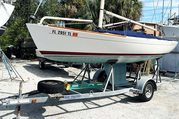 2019 Alerion 20 Express