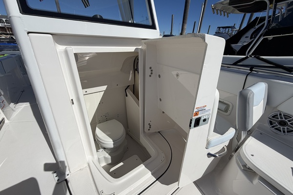 25ft Robalo Yacht For Sale