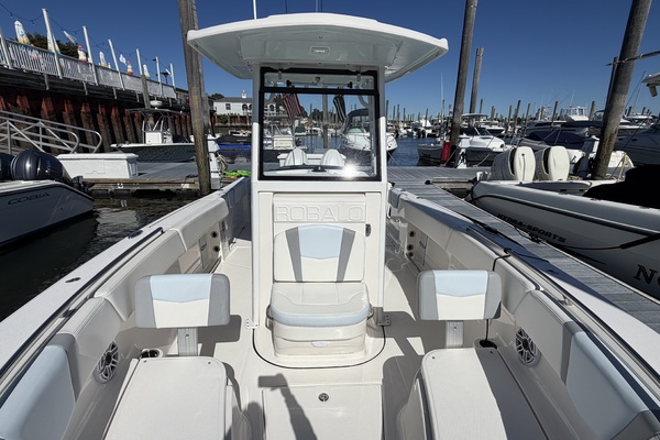 25ft Robalo Yacht For Sale