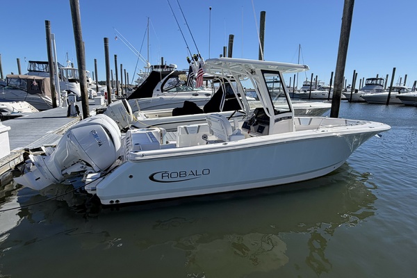 2025 Robalo R250