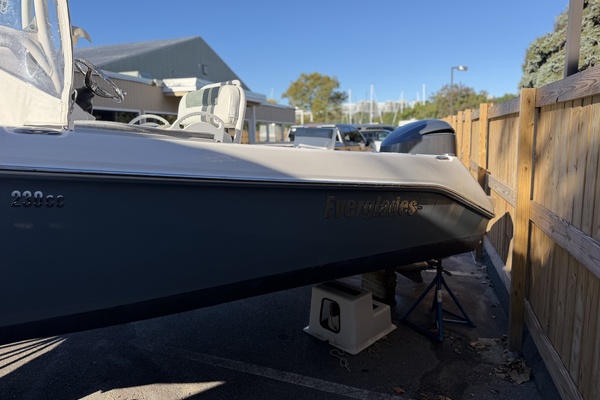 23ft Everglades Yacht For Sale
