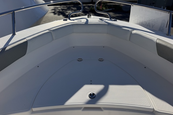 23ft Everglades Yacht For Sale