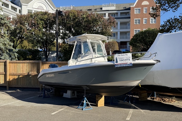 23ft Everglades Yacht For Sale