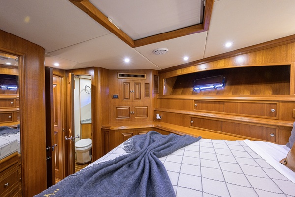 APRES SKI 72ft Grand Banks Yacht For Sale