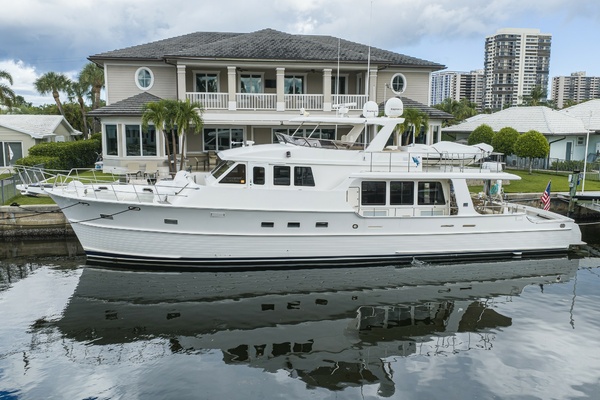 APRES SKI 72ft Grand Banks Yacht For Sale