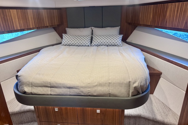 48ft Riviera Yacht For Sale
