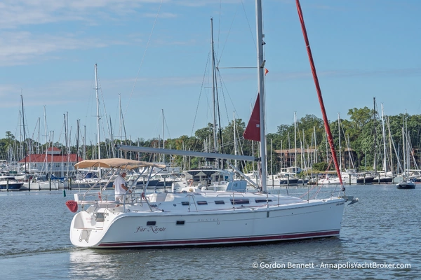 2005 Hunter 38