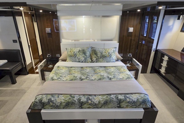 2012Lazzara Yachts 92 ft LSX 92   HELIOS