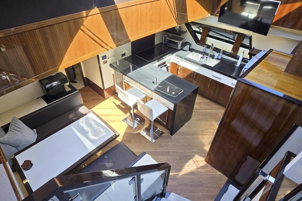2012Lazzara Yachts 92 ft LSX 92   HELIOS