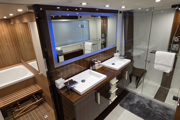 2012Lazzara Yachts 92 ft LSX 92   HELIOS