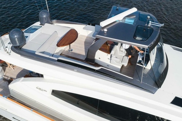2012Lazzara Yachts 92 ft LSX 92   HELIOS