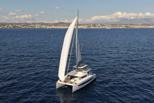 53' Catana