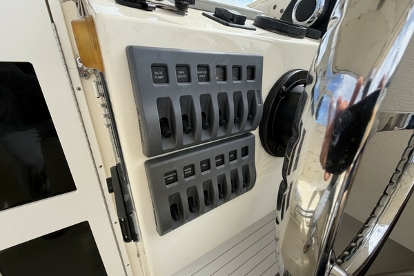 Broad Water 24ft Eastern Yacht For Sale