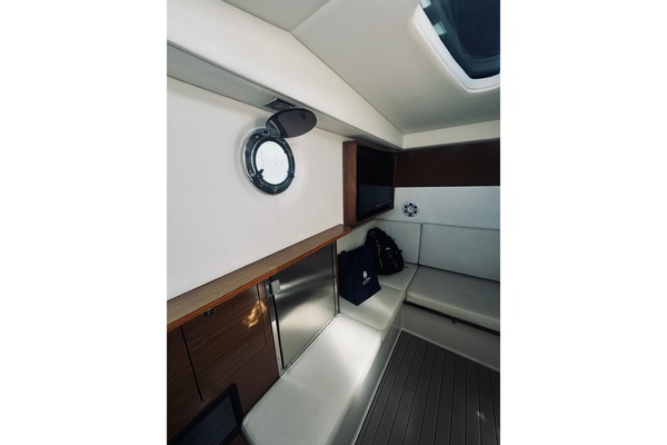 Cruisers 32ft Cruisers Sport Series Yacht For Sale