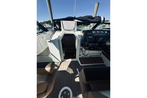 Cruisers 32ft Cruisers Sport Series Yacht For Sale