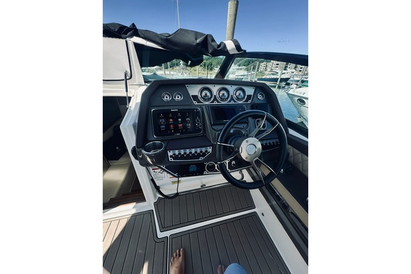 Cruisers 32ft Cruisers Sport Series Yacht For Sale