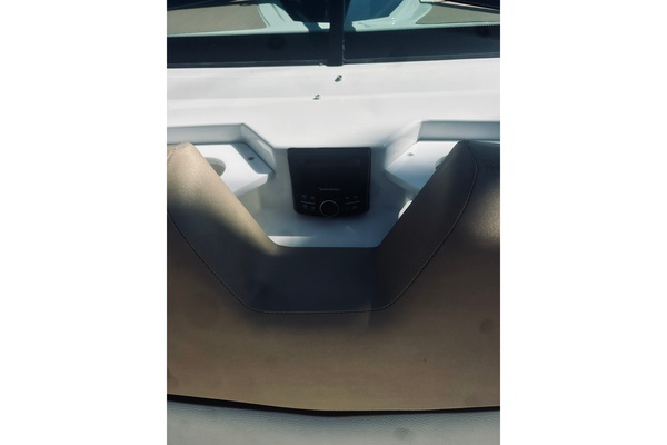 Cruisers 32ft Cruisers Sport Series Yacht For Sale