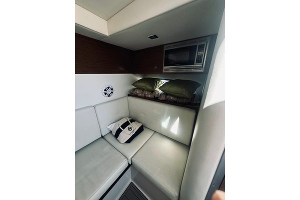 Cruisers 32ft Cruisers Sport Series Yacht For Sale