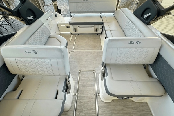 25ft Sea Ray Yacht For Sale