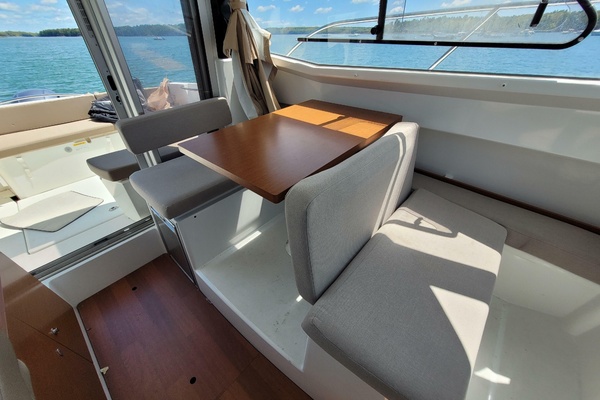 Hat Trick 23ft Jeanneau Yacht For Sale
