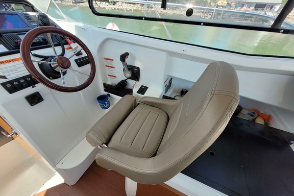 Hat Trick 23ft Jeanneau Yacht For Sale