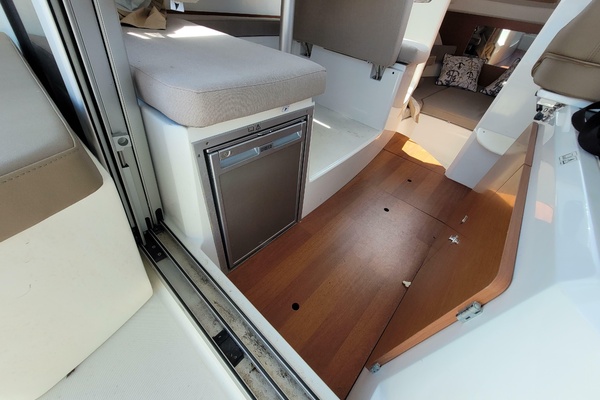 Hat Trick 23ft Jeanneau Yacht For Sale