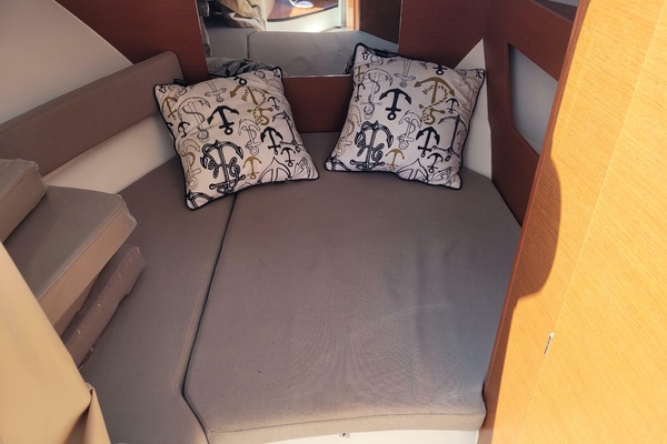 Hat Trick 23ft Jeanneau Yacht For Sale