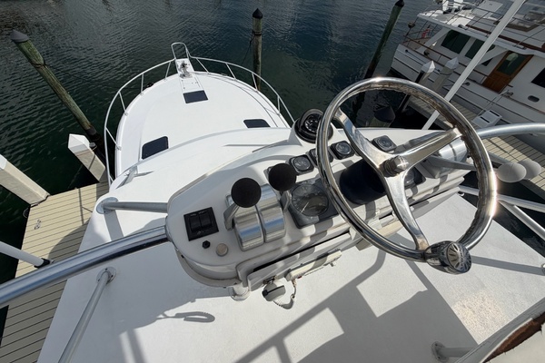 Sea Bandit 38ft Luhrs Yacht For Sale