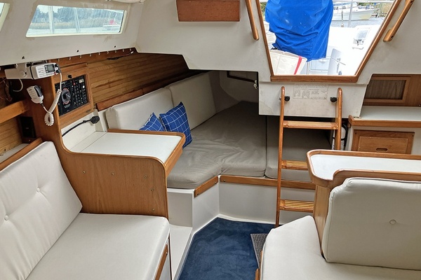 Skedaddle 30ft Catalina Yacht For Sale