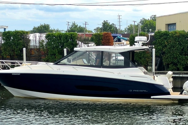 36-ft-Regal-2023-36 XO- Windsor Ontario Canada  yacht for sale