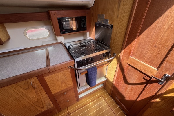 Liberte 40ft Hunter Yacht For Sale