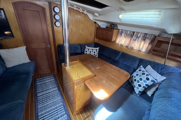 Liberte 40ft Hunter Yacht For Sale