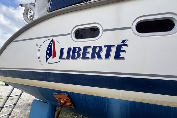 Liberte 40ft Hunter Yacht For Sale