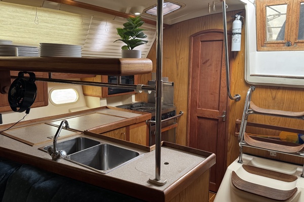 Liberte 40ft Hunter Yacht For Sale