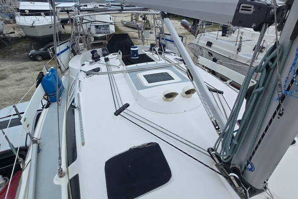 Liberte 40ft Hunter Yacht For Sale